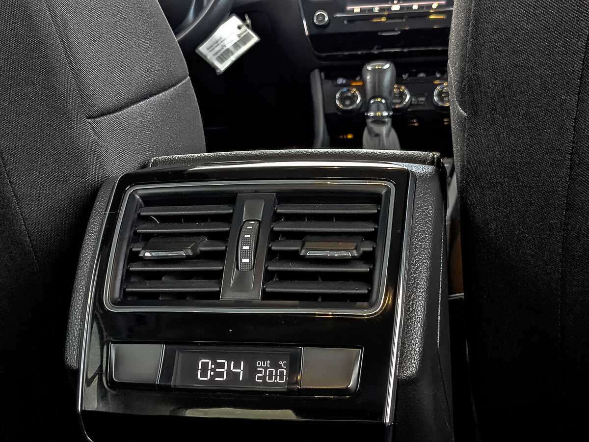 Skoda Superb с пробегом — 2019 год. Фото: #23