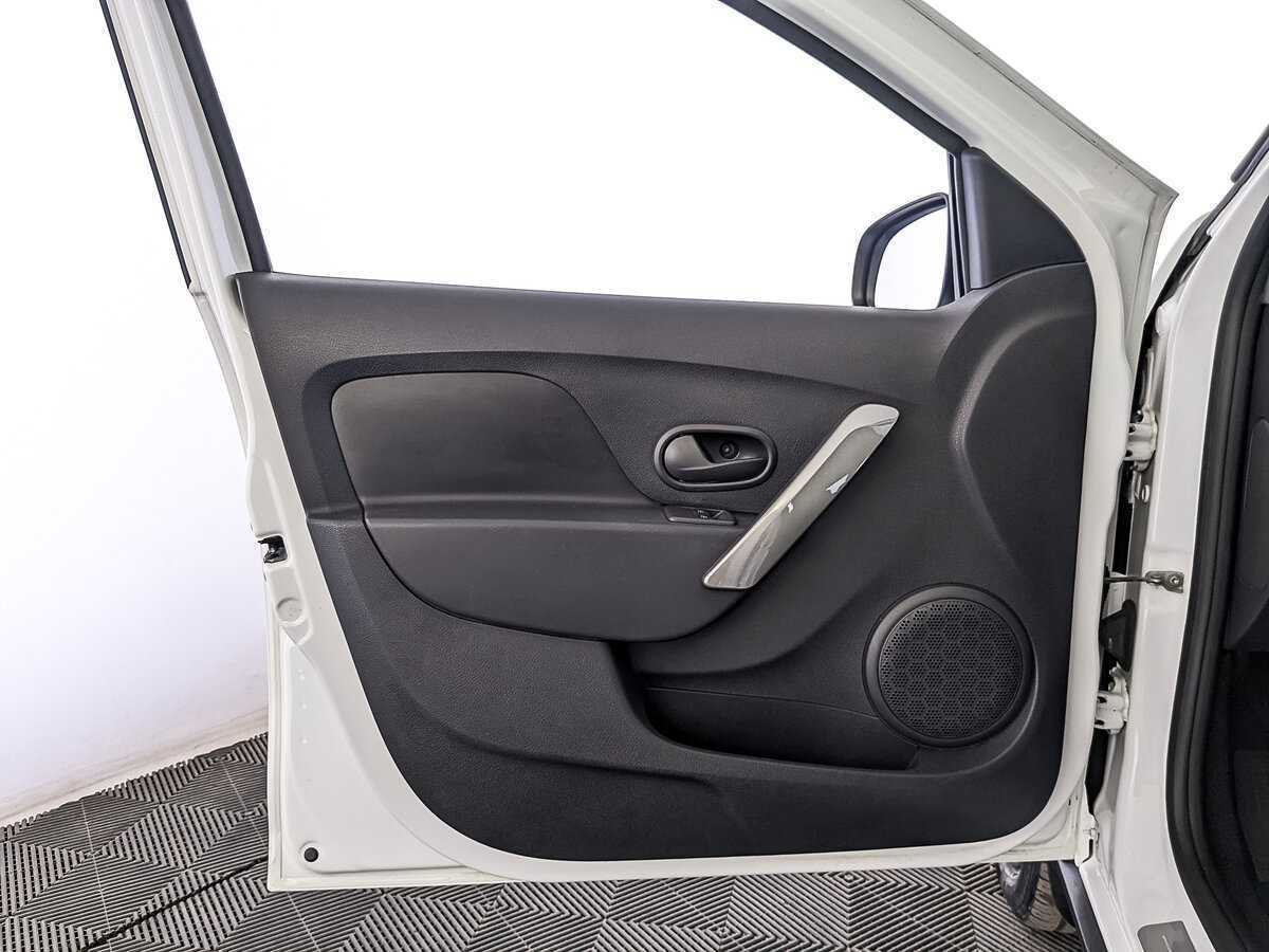 Renault Sandero с пробегом — 2022 год. Фото: #17