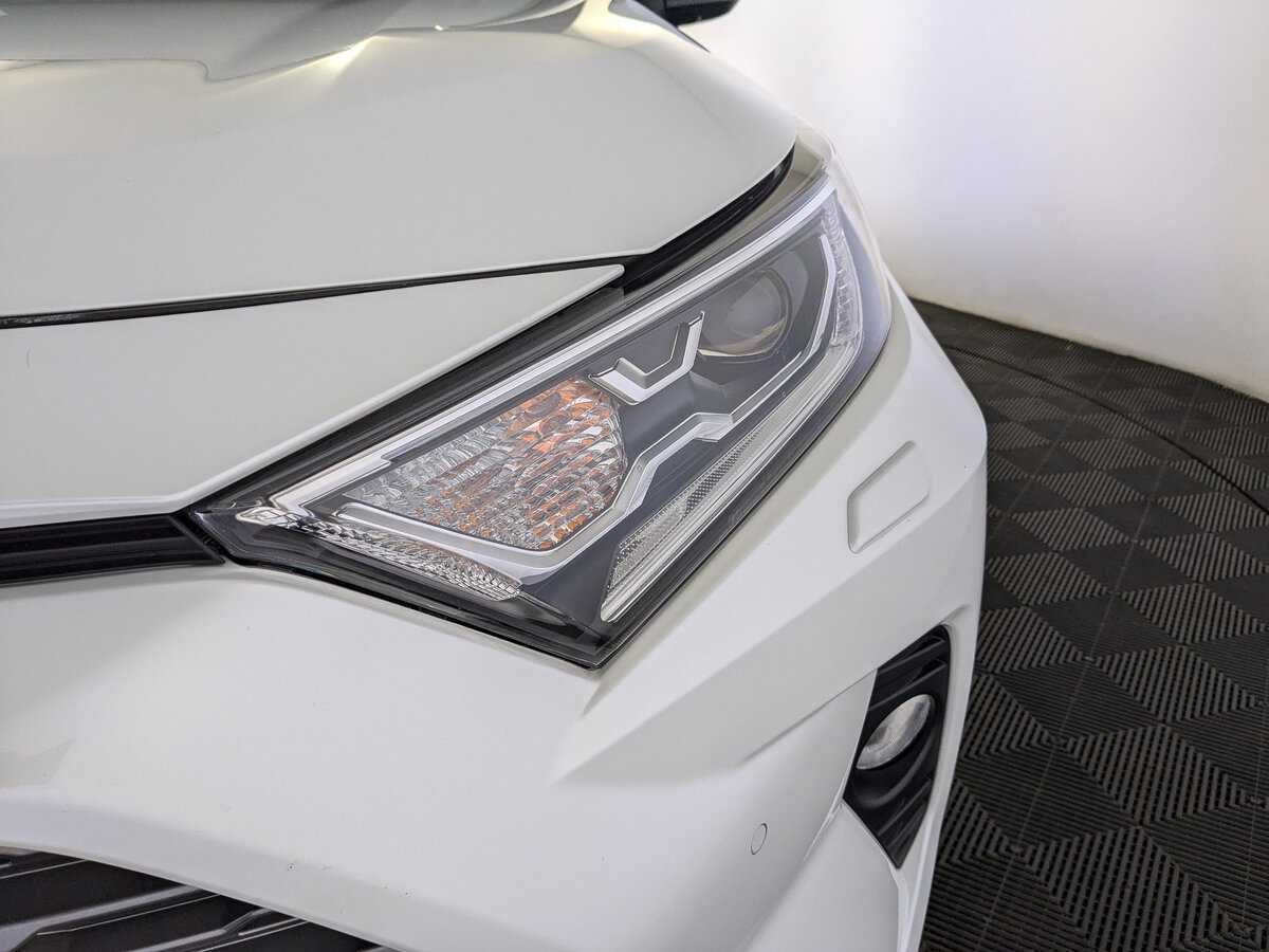 Toyota RAV4 с пробегом — 2021 год. Фото: #10