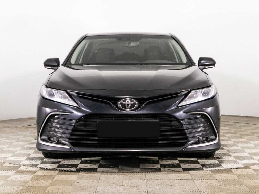 Toyota Camry с пробегом — 2021 год. Фото: #1