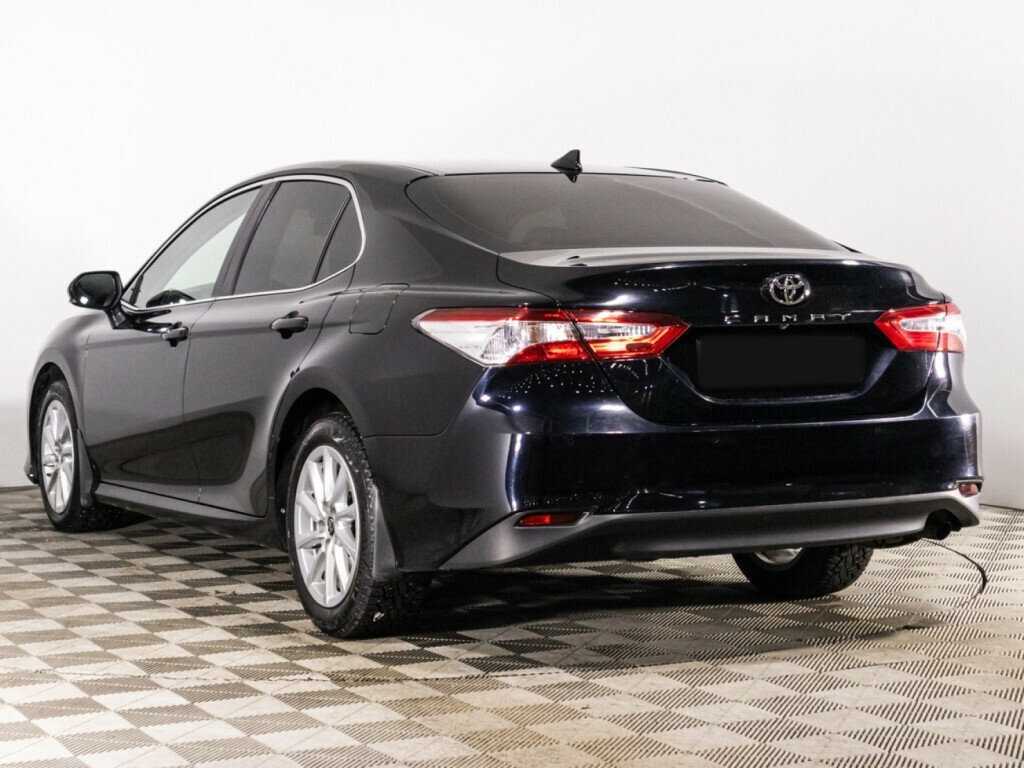 Toyota Camry с пробегом — 2021 год. Фото: #6