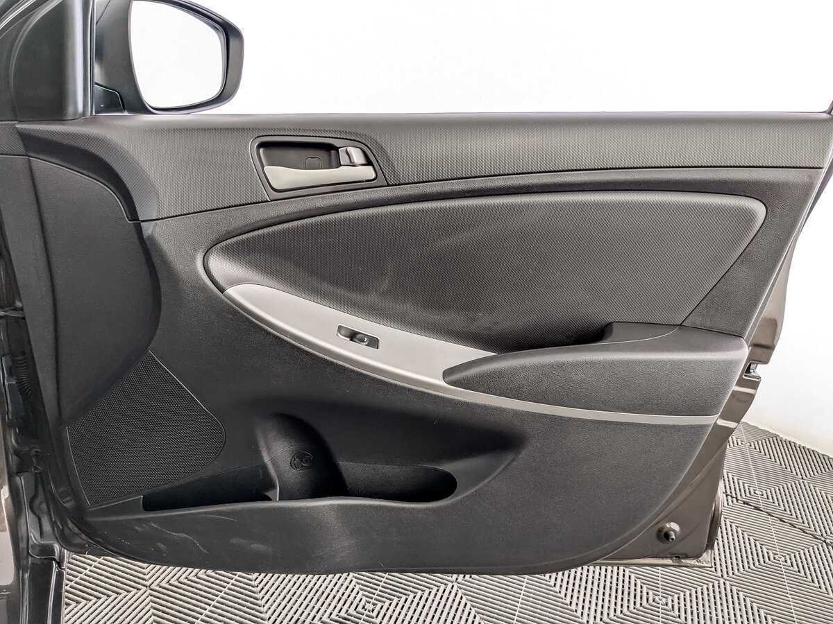 Hyundai Solaris с пробегом — 2016 год. Фото: #22