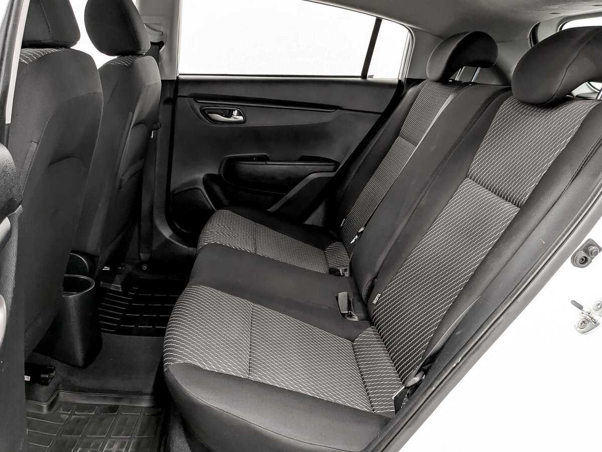 Kia Rio с пробегом — 2020 год. Фото: #10