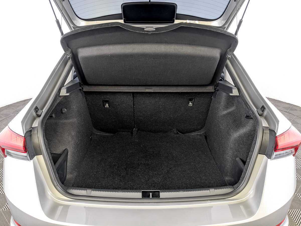 Skoda Rapid с пробегом — 2021 год. Фото: #9