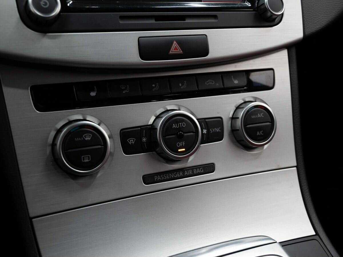 Volkswagen Passat CC с пробегом — 2014 год. Фото: #21