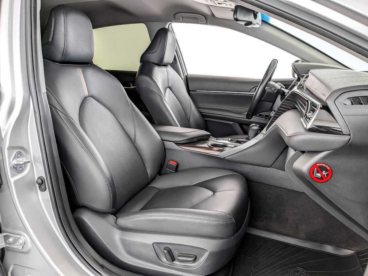 Toyota Camry с пробегом — 2019 год. Фото: #20
