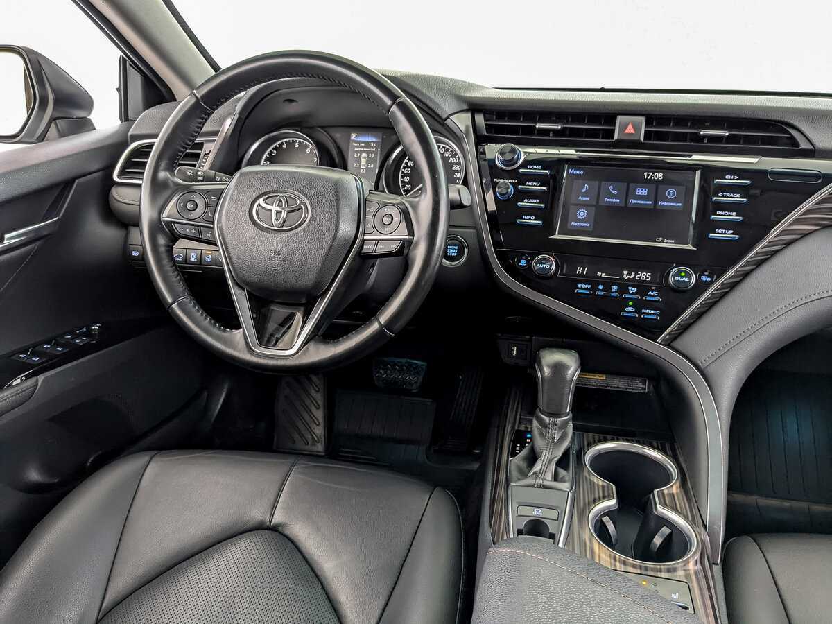 Toyota Camry с пробегом — 2019 год. Фото: #24