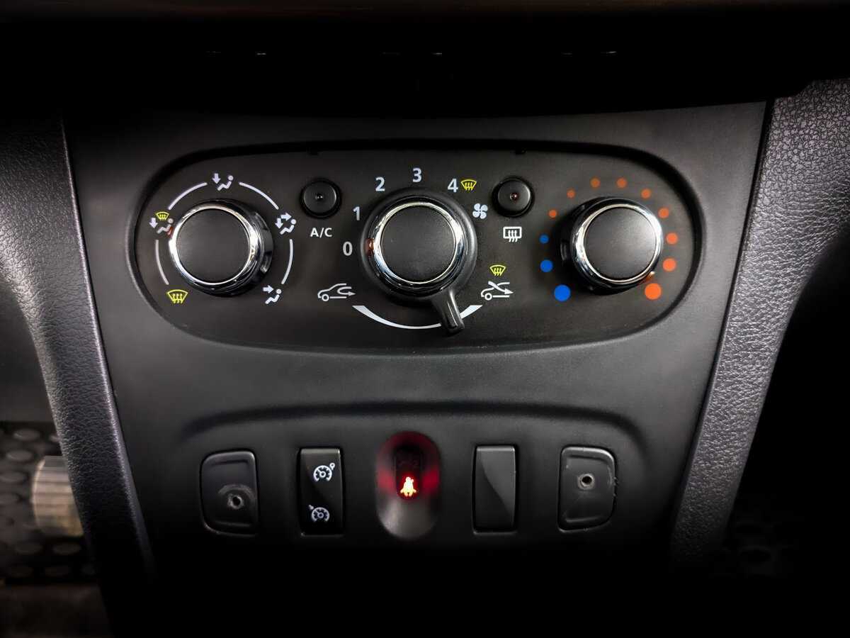 Renault Sandero с пробегом — 2018 год. Фото: #24