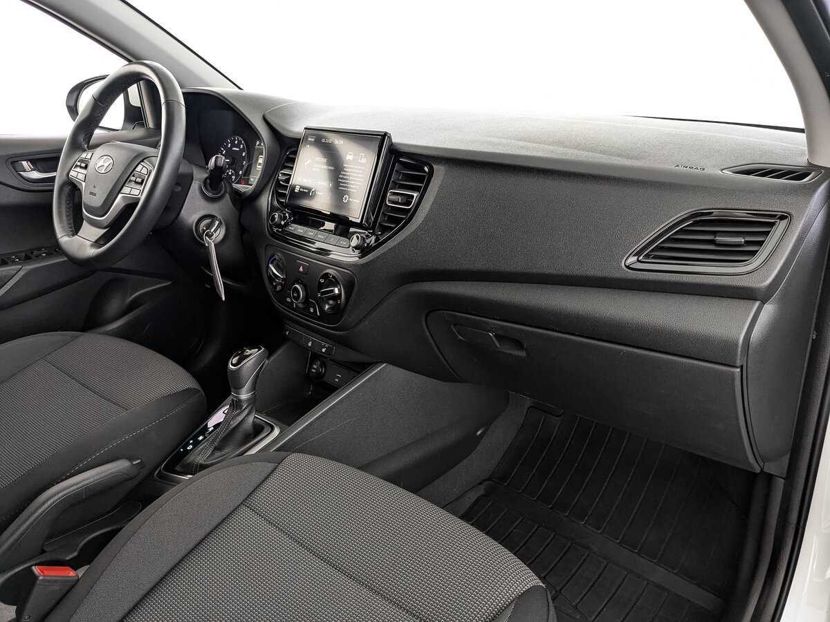 Hyundai Solaris с пробегом — 2020 год. Фото: #11