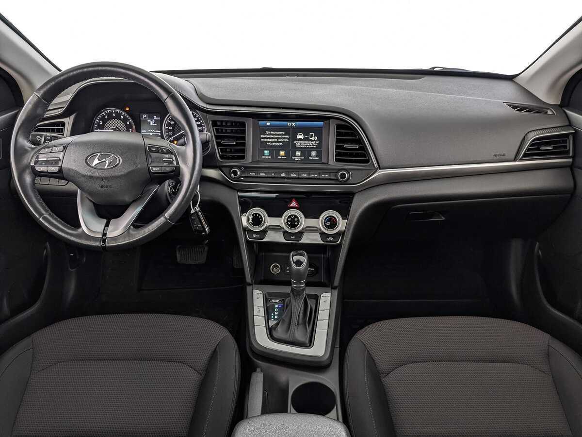 Hyundai Elantra с пробегом — 2019 год. Фото: #11