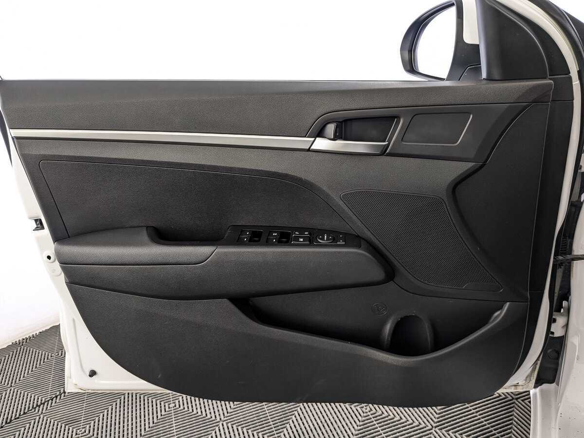Hyundai Elantra с пробегом — 2019 год. Фото: #16