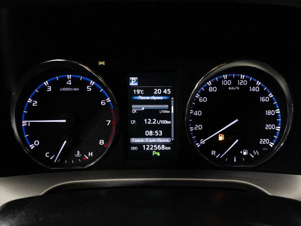 Toyota RAV4 с пробегом — 2017 год. Фото: #11