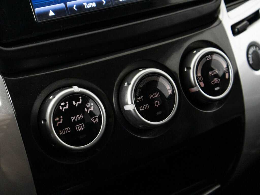 Mitsubishi Pajero Sport с пробегом — 2014 год. Фото: #15