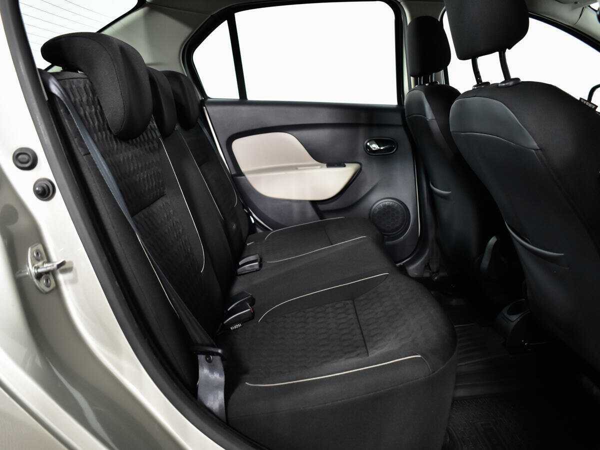 Renault Logan с пробегом — 2014 год. Фото: #9