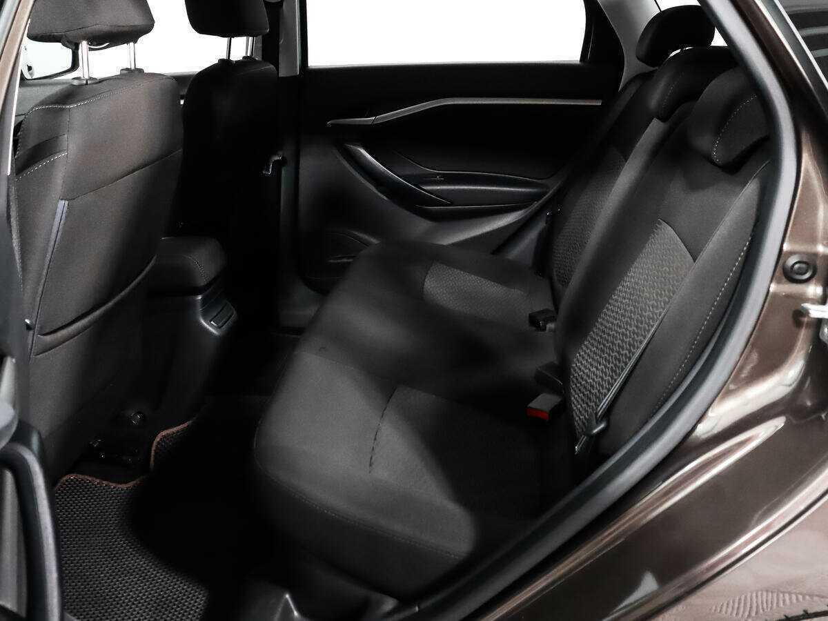 Lada (ВАЗ) Vesta с пробегом — 2019 год. Фото: #9