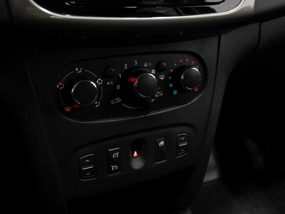 Renault Logan с пробегом — 2018 год. Фото: #21