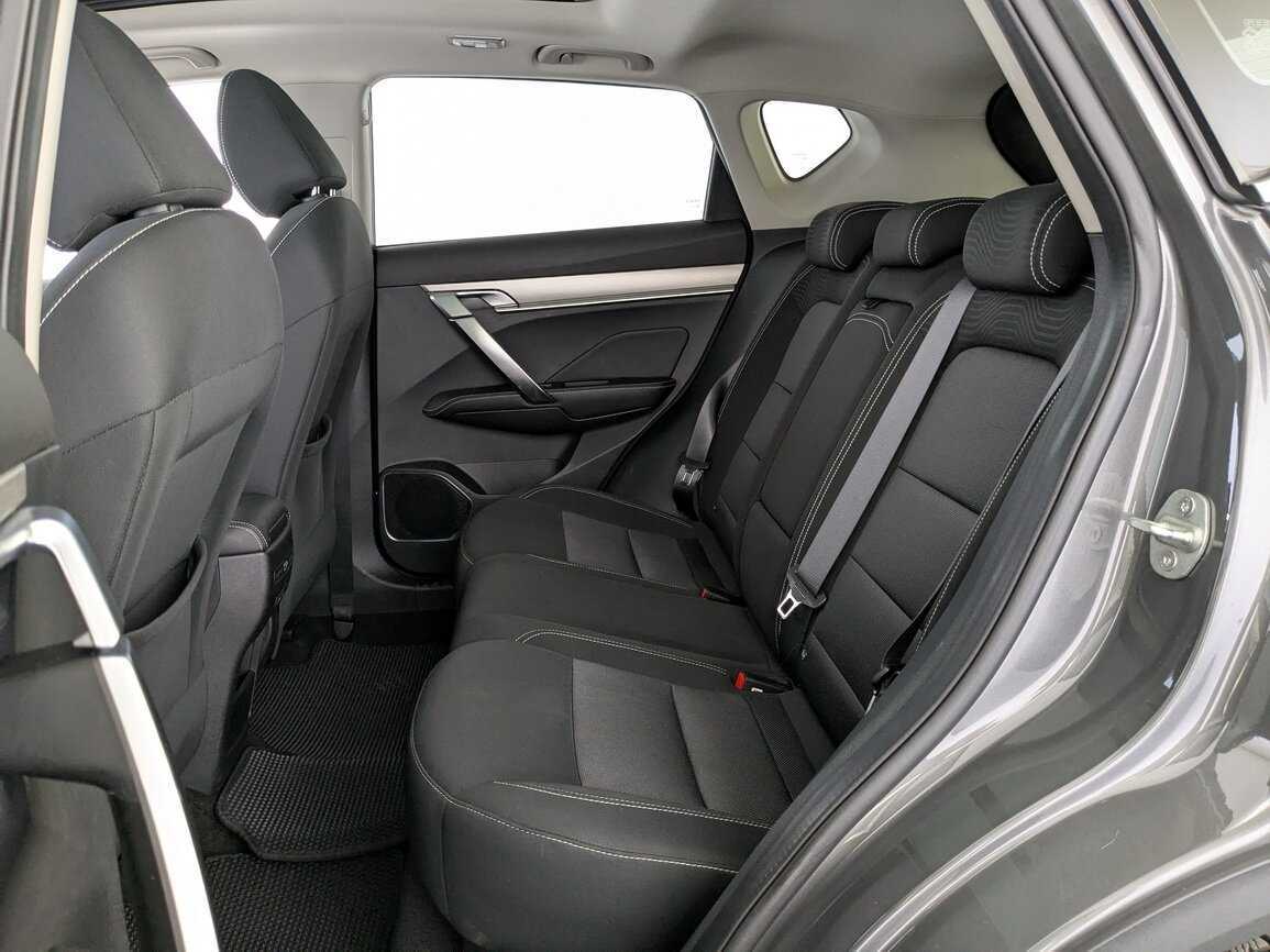 Geely Coolray с пробегом — 2022 год. Фото: #9