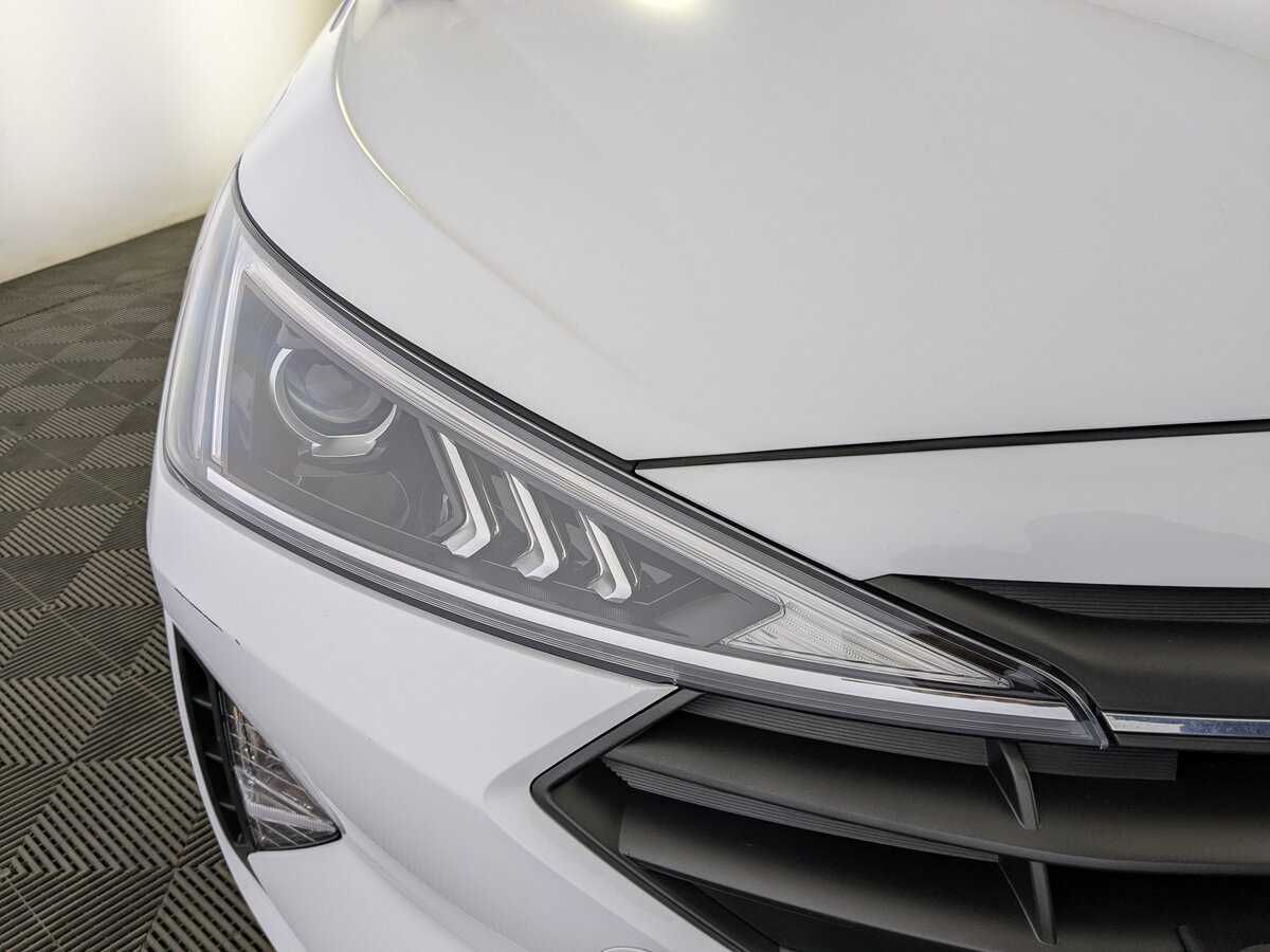 Hyundai Elantra с пробегом — 2019 год. Фото: #10