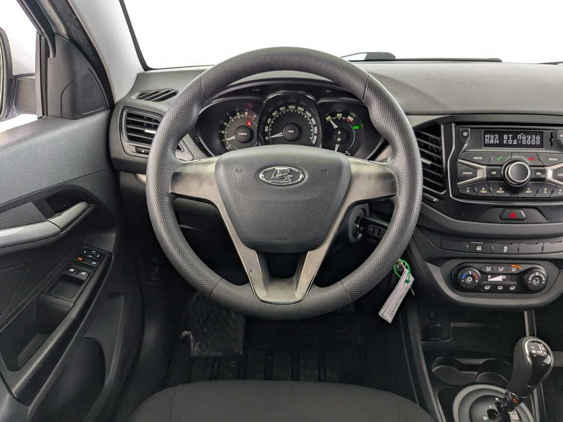 Lada (ВАЗ) Vesta с пробегом — 2016 год. Фото: #23