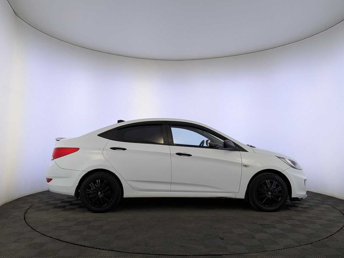 Hyundai Solaris с пробегом — 2013 год. Фото: #3