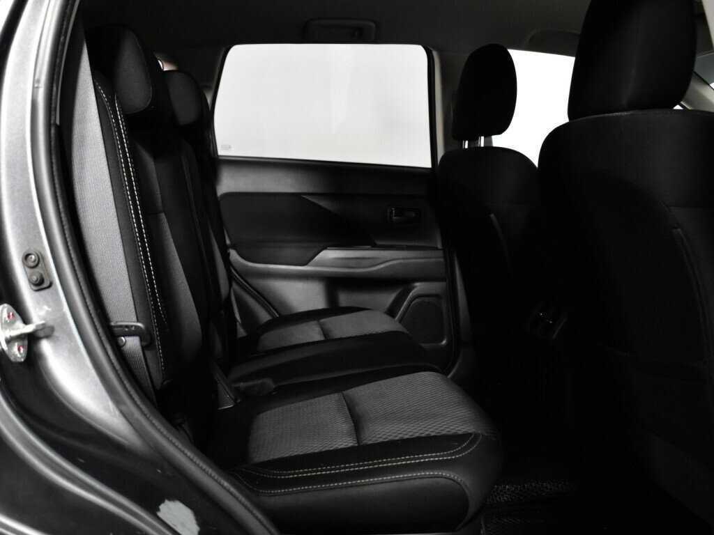 Mitsubishi Outlander с пробегом — 2019 год. Фото: #9