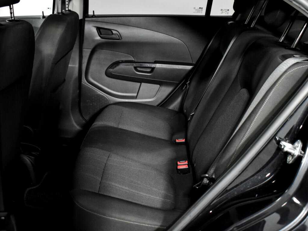 Chevrolet Aveo с пробегом — 2013 год. Фото: #11