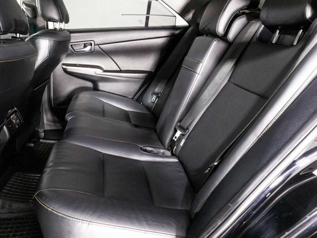 Toyota Camry с пробегом — 2016 год. Фото: #9