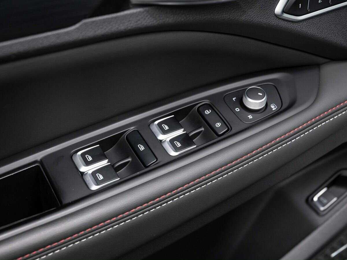 Geely Tugella с пробегом — 2023 год. Фото: #18