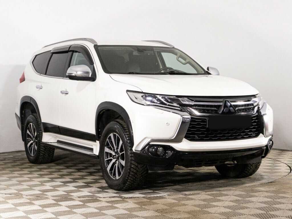 Mitsubishi Pajero Sport с пробегом — 2018 год. Фото: #2
