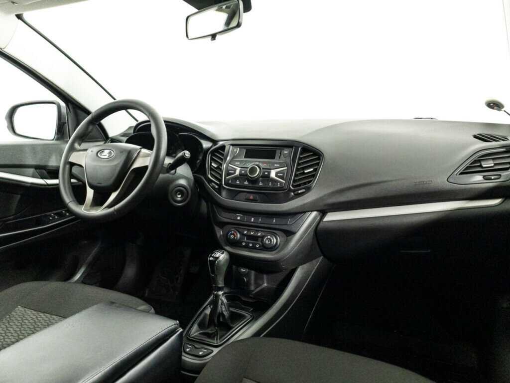 Lada (ВАЗ) Vesta с пробегом — 2017 год. Фото: #8