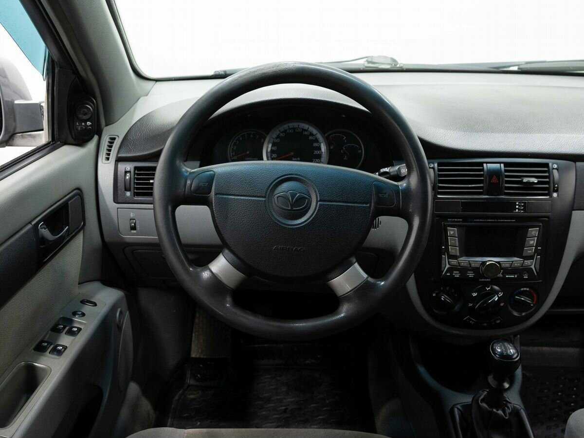 Daewoo Gentra с пробегом — 2013 год. Фото: #13