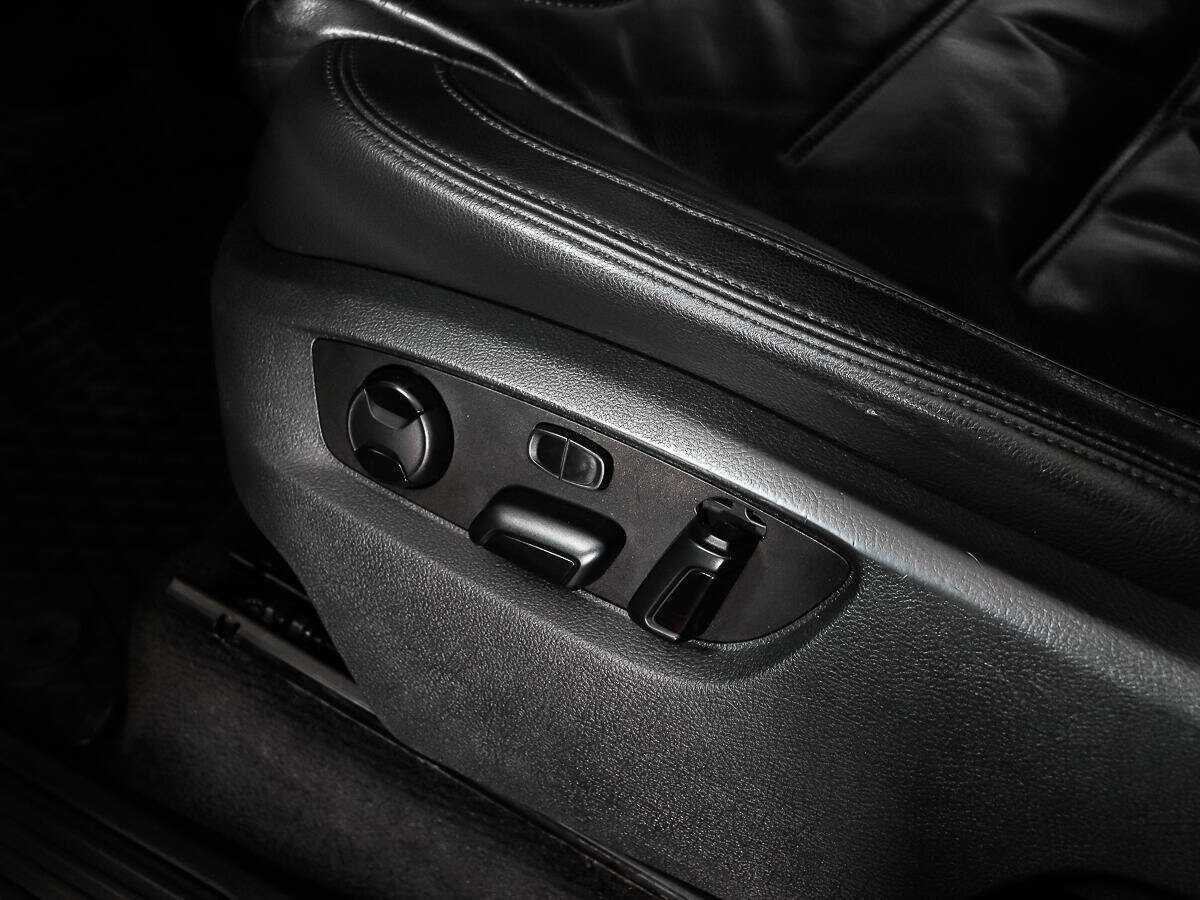 Volkswagen Touareg с пробегом — 2012 год. Фото: #9