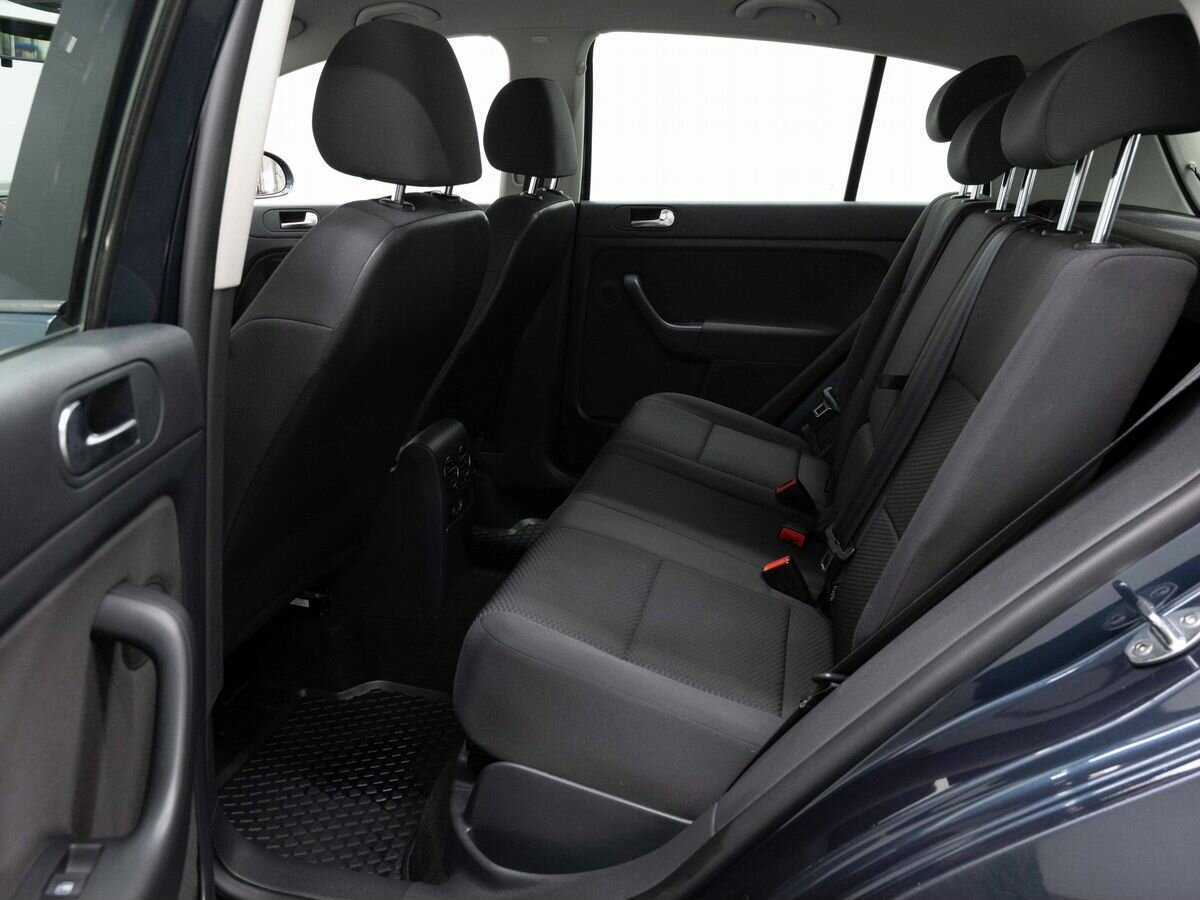 Volkswagen Golf Plus с пробегом — 2013 год. Фото: #9