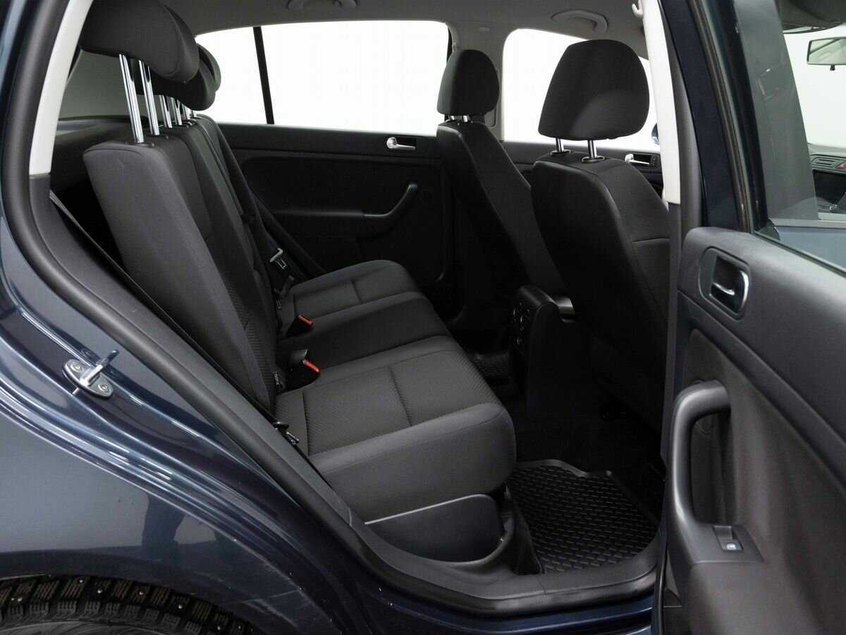 Volkswagen Golf Plus с пробегом — 2013 год. Фото: #10