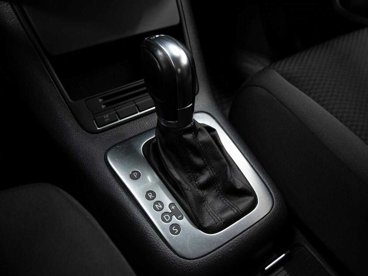 Volkswagen Golf Plus с пробегом — 2013 год. Фото: #17