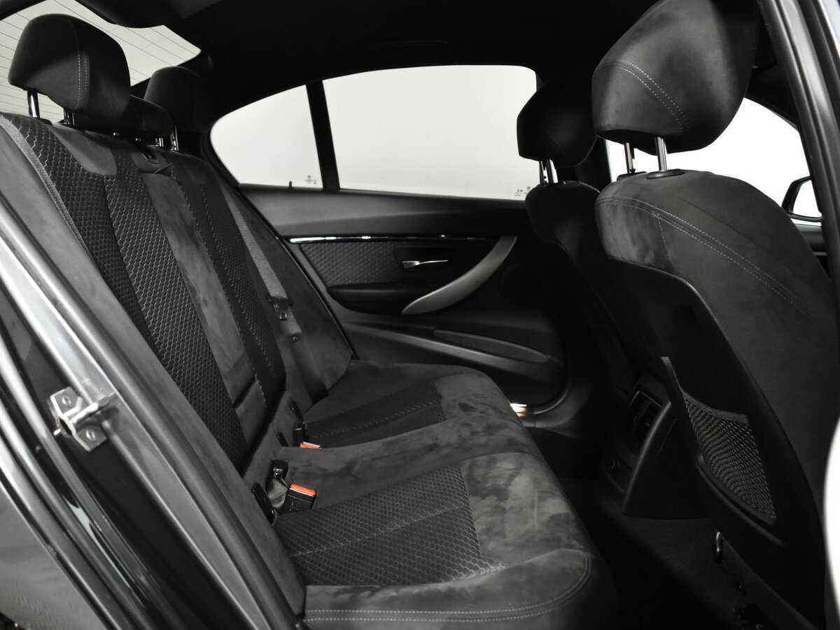 BMW 3 серии с пробегом — 2017 год. Фото: #9