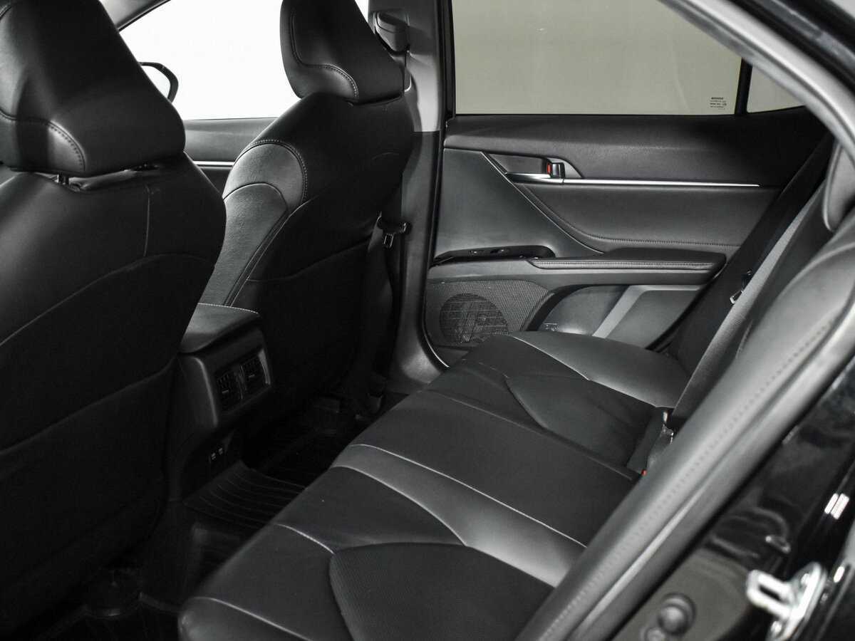 Toyota Camry с пробегом — 2020 год. Фото: #10