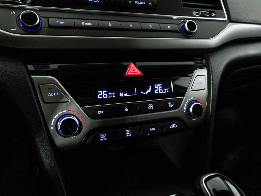 Hyundai Elantra с пробегом — 2017 год. Фото: #14