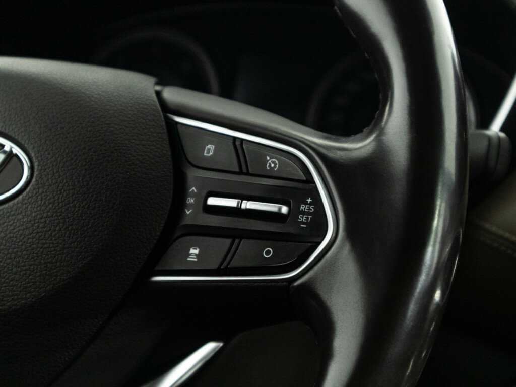 Hyundai Santa Fe с пробегом — 2019 год. Фото: #18