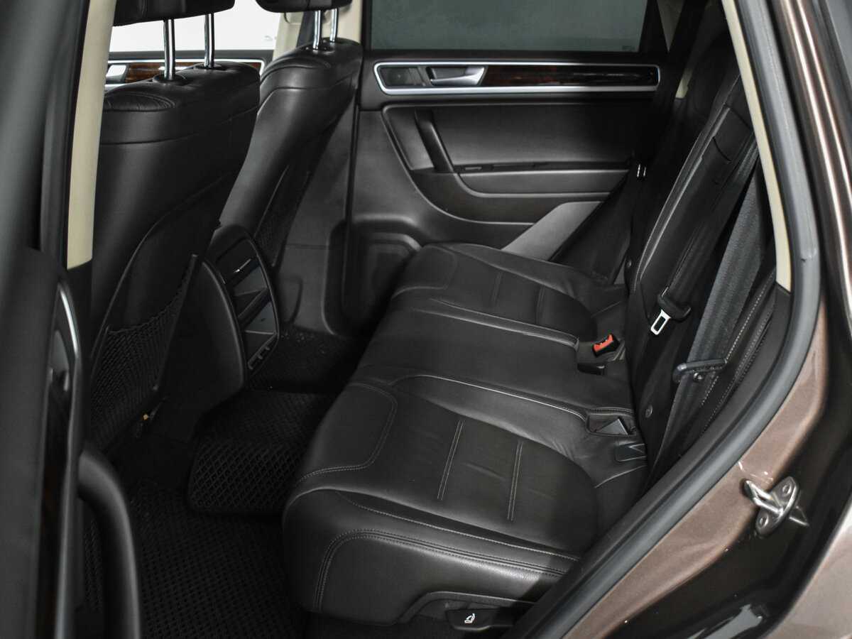 Volkswagen Touareg с пробегом — 2013 год. Фото: #11