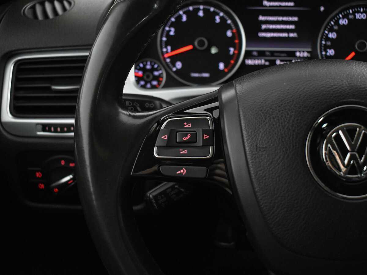 Volkswagen Touareg с пробегом — 2013 год. Фото: #19