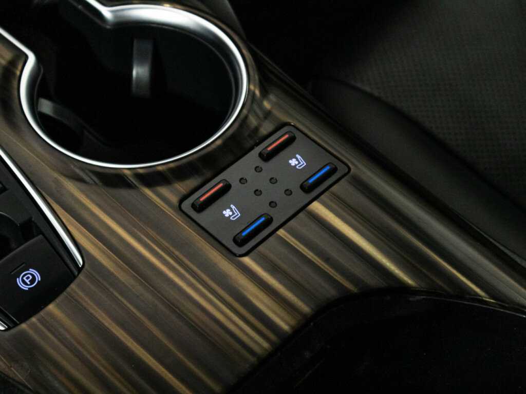 Toyota Camry с пробегом — 2019 год. Фото: #20