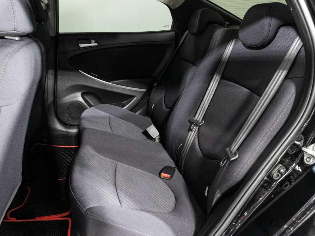 Hyundai Solaris с пробегом — 2015 год. Фото: #9