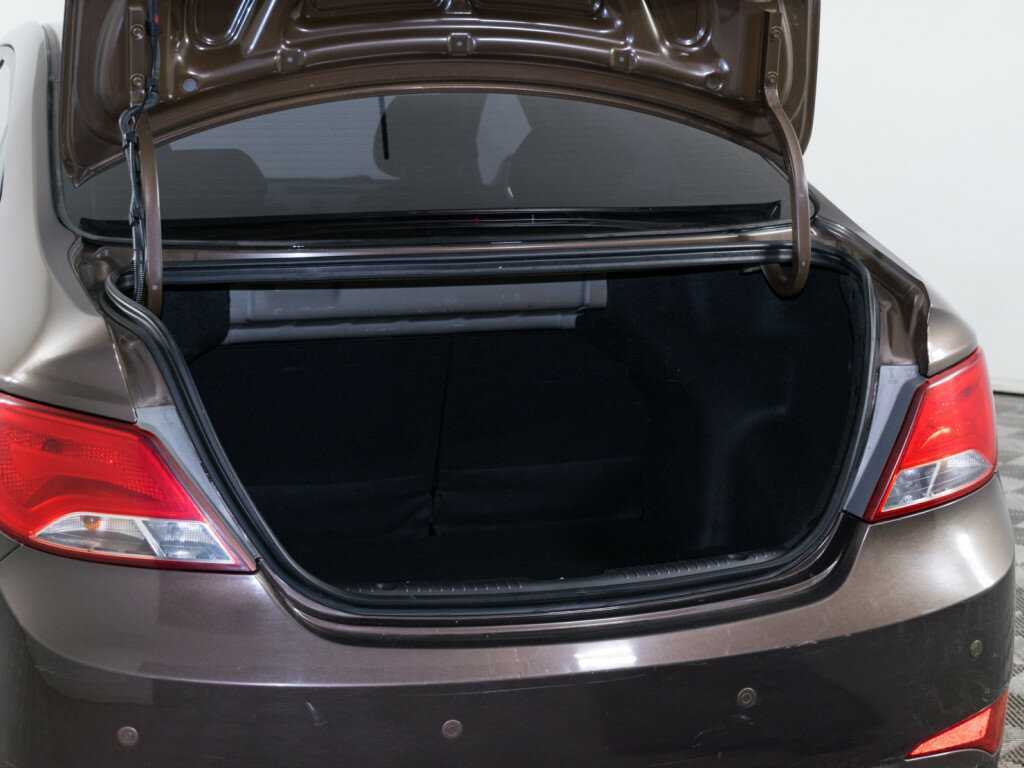 Hyundai Solaris с пробегом — 2014 год. Фото: #6