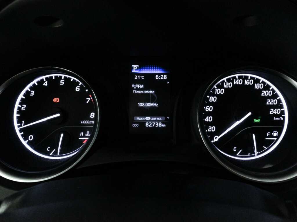 Toyota Camry с пробегом — 2021 год. Фото: #11