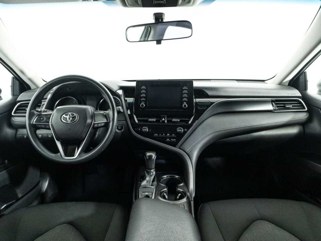 Toyota Camry с пробегом — 2021 год. Фото: #12