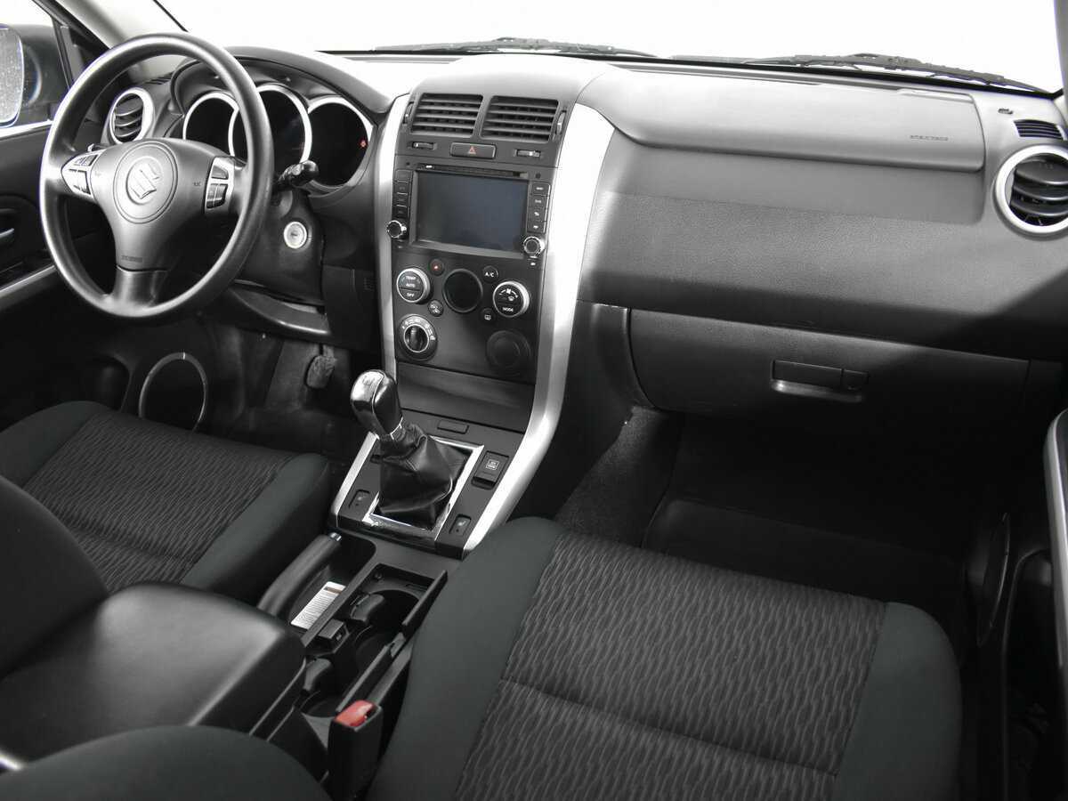 Suzuki Grand Vitara с пробегом — 2013 год. Фото: #8