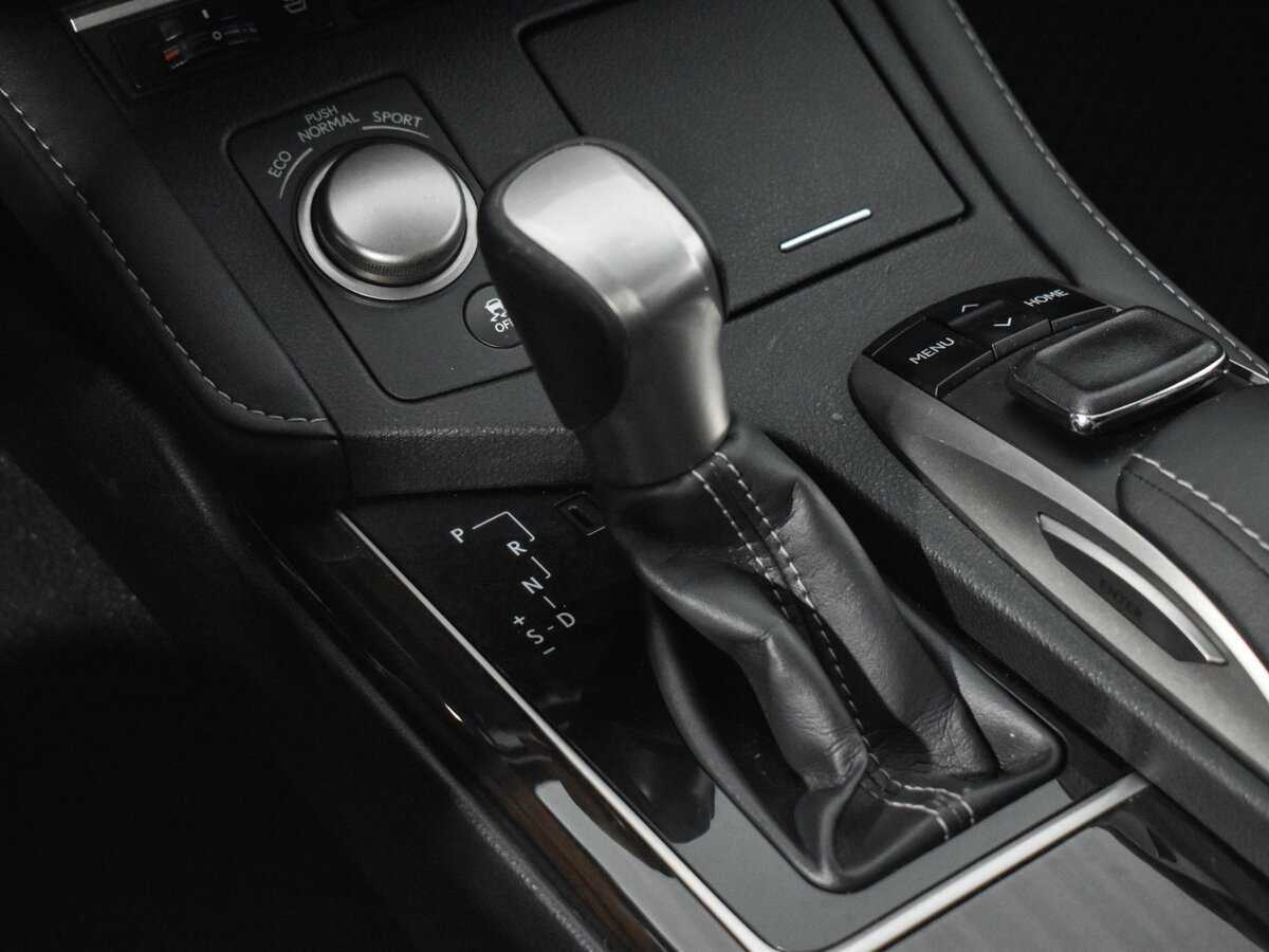 Lexus ES с пробегом — 2015 год. Фото: #7