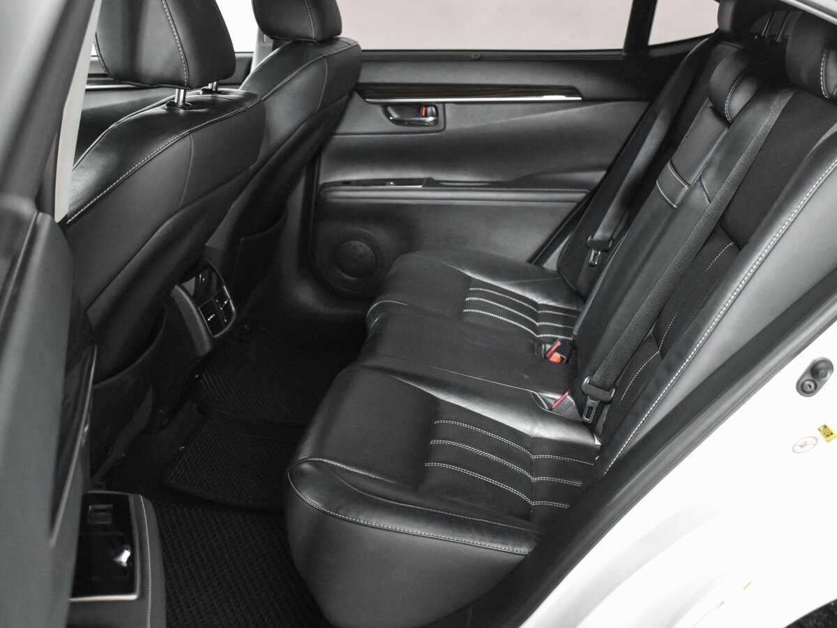 Lexus ES с пробегом — 2015 год. Фото: #8