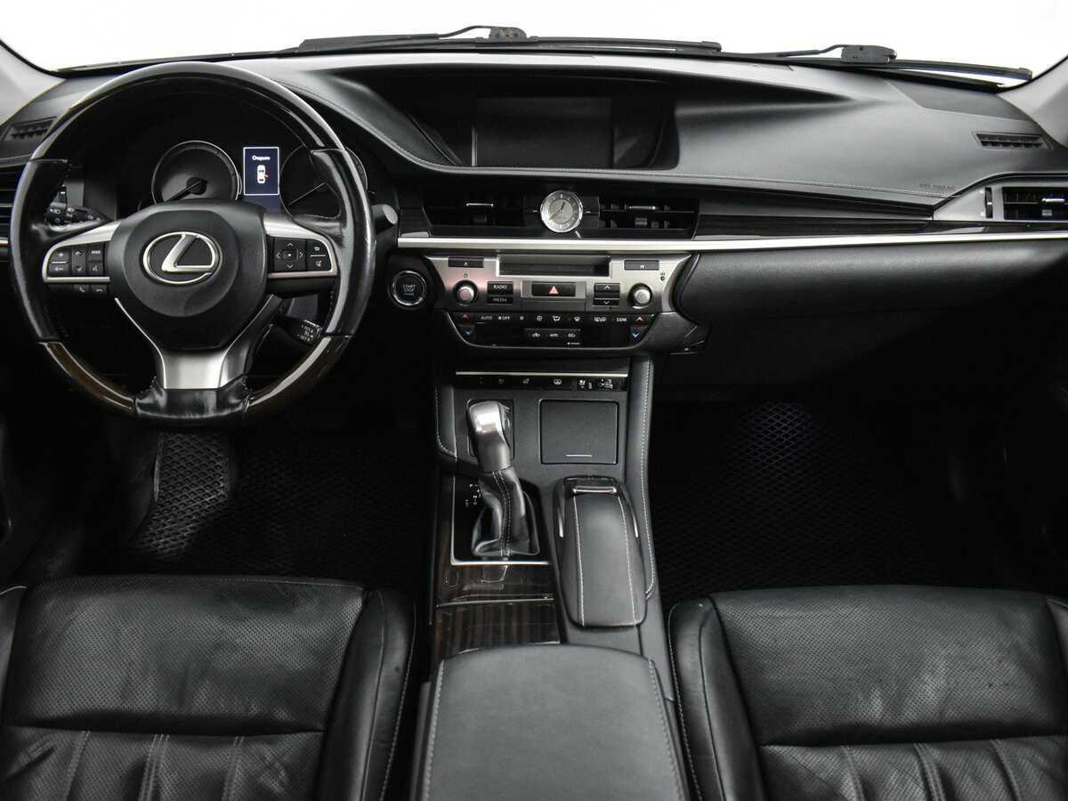 Lexus ES с пробегом — 2015 год. Фото: #12